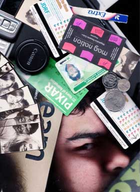 Face your pockets: metti la faccia tra le tue cose!