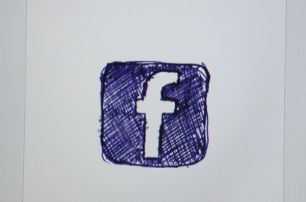 Come si condividono le foto su Facebook?