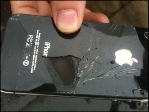 iPhone 4 prende fuoco, ancora una volta